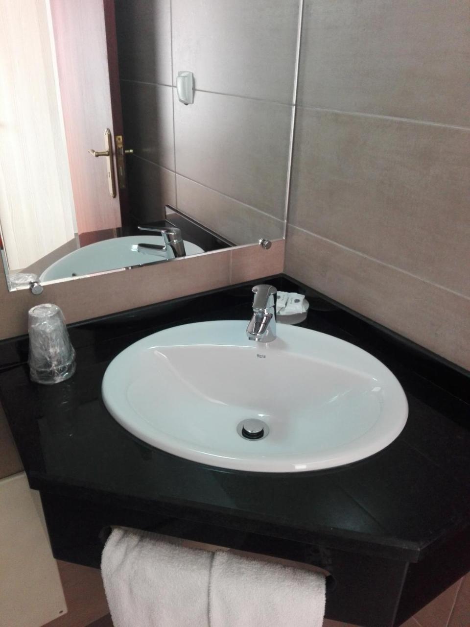 Hotel Romba โอริก ภายนอก รูปภาพ